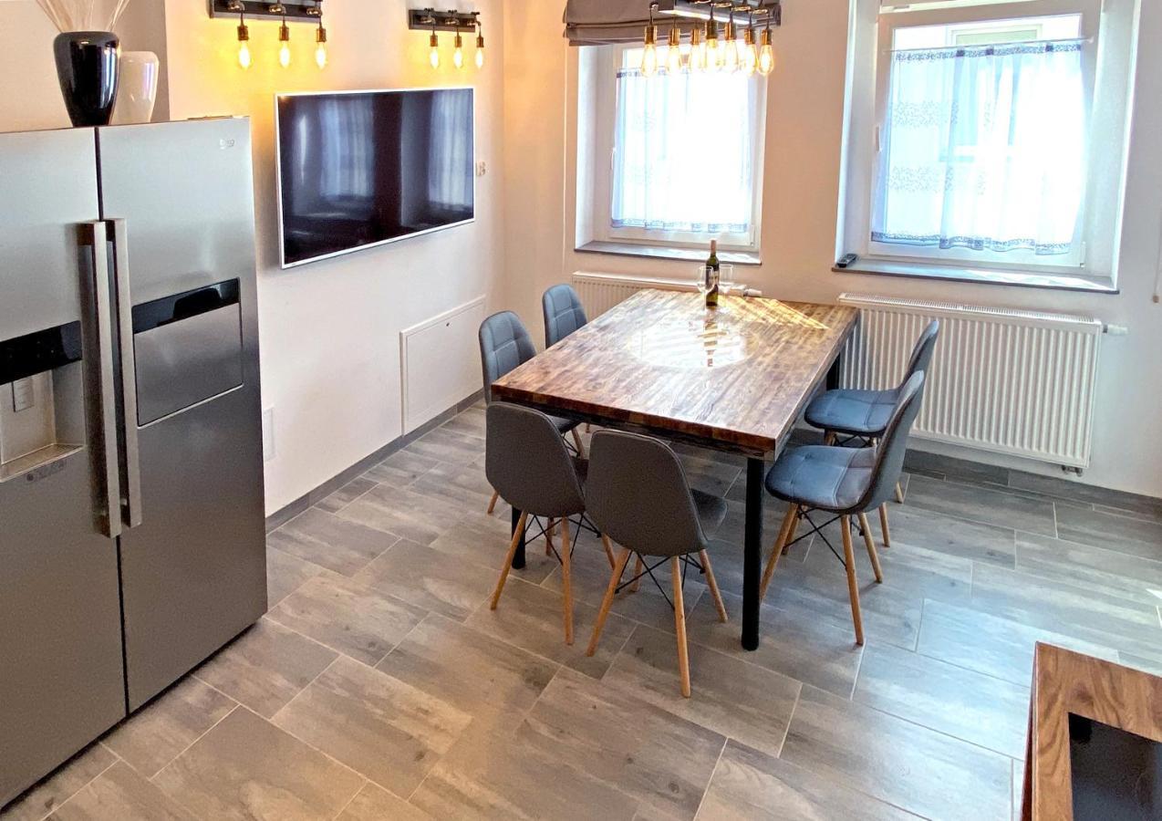 Aparthotel Zabrze, Apartamenty W Centrum Z Prywatnym Parkingiem エクステリア 写真