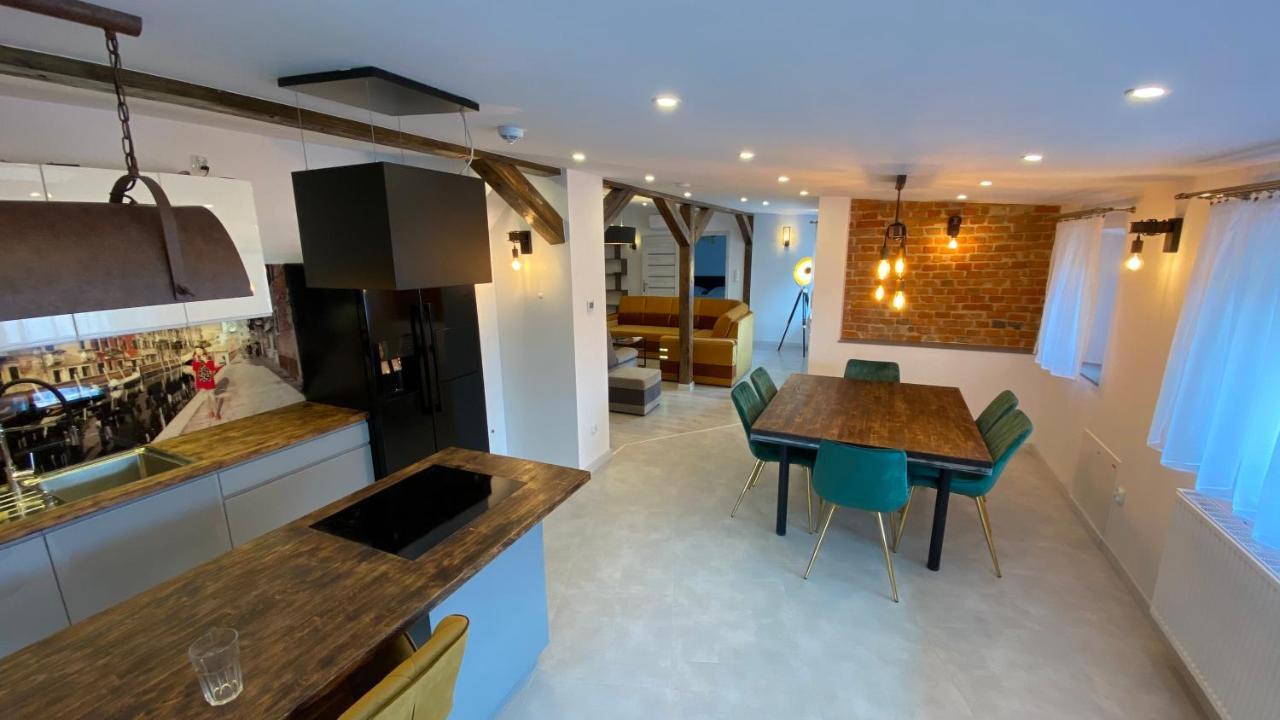 Aparthotel Zabrze, Apartamenty W Centrum Z Prywatnym Parkingiem エクステリア 写真